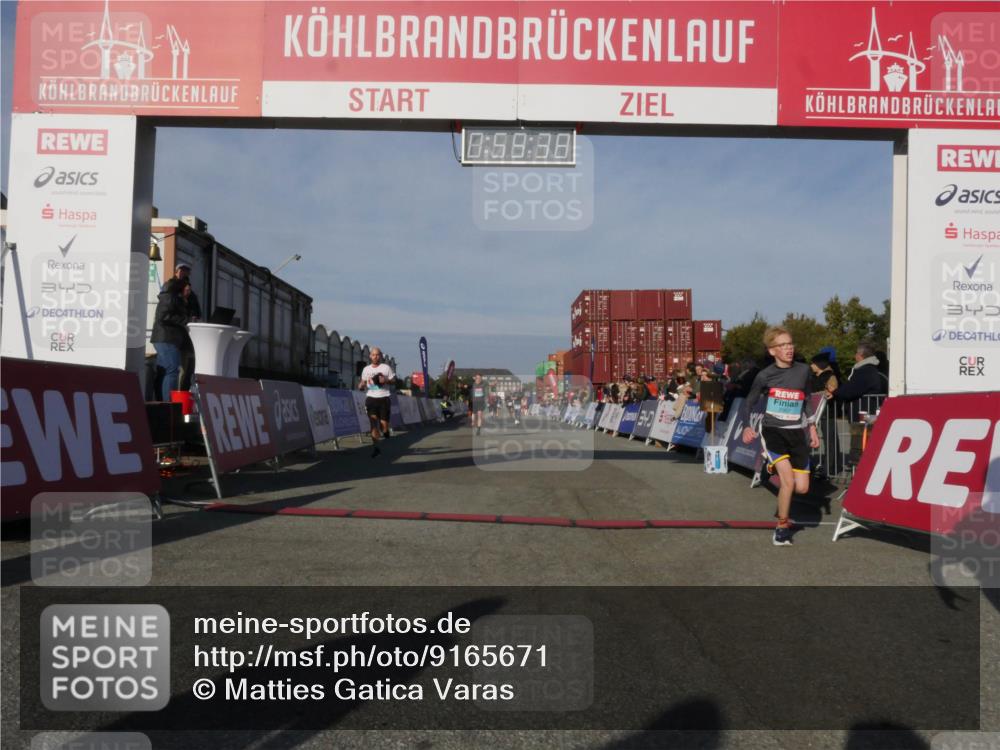 03.10.2025 - Köhlbrandbrückenlauf Matties Gatica Varas http://msf.ph/oto/9165671 03.10.2025 09:59:40 Ziel 1077, 1248, 2709, 2788, 3087, 3464, 3718 meine-sportfotos.de