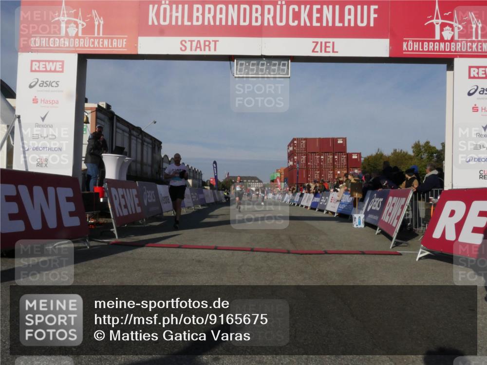 03.10.2025 - Köhlbrandbrückenlauf Matties Gatica Varas http://msf.ph/oto/9165675 03.10.2025 09:59:41 Ziel 1077, 1248, 2709, 2788, 3087, 3464, 3718 meine-sportfotos.de