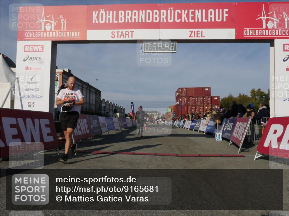 03.10.2025 - Köhlbrandbrückenlauf Matties Gatica Varas http://msf.ph/oto/9165681 03.10.2025 09:59:42 Ziel 1077, 1158, 1248, 2709, 3087, 3464, 3718 meine-sportfotos.de