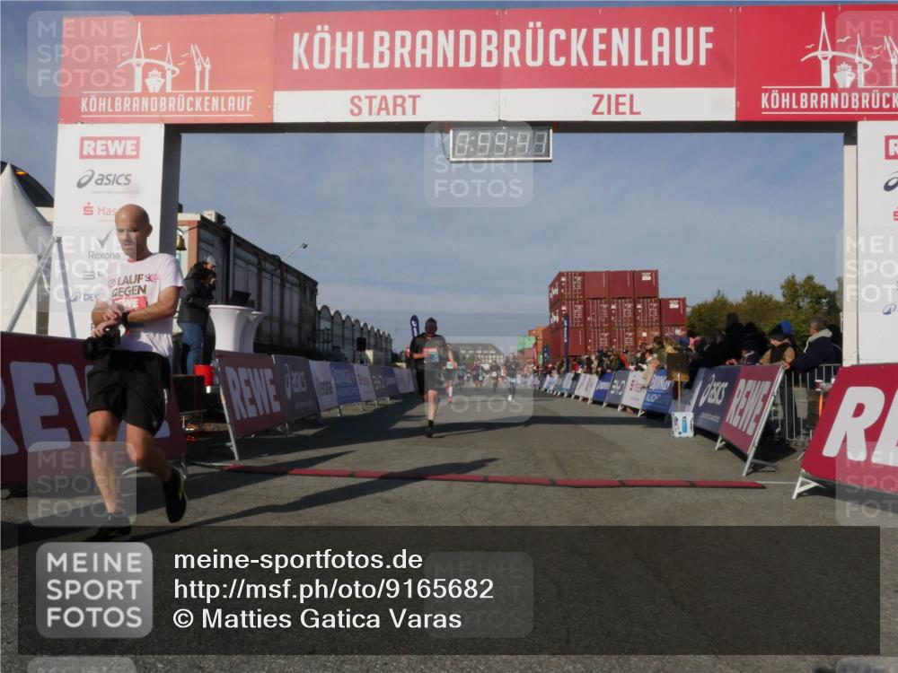 03.10.2025 - Köhlbrandbrückenlauf Matties Gatica Varas http://msf.ph/oto/9165682 03.10.2025 09:59:42 Ziel 1077, 1158, 1248, 2709, 3087, 3464, 3718 meine-sportfotos.de