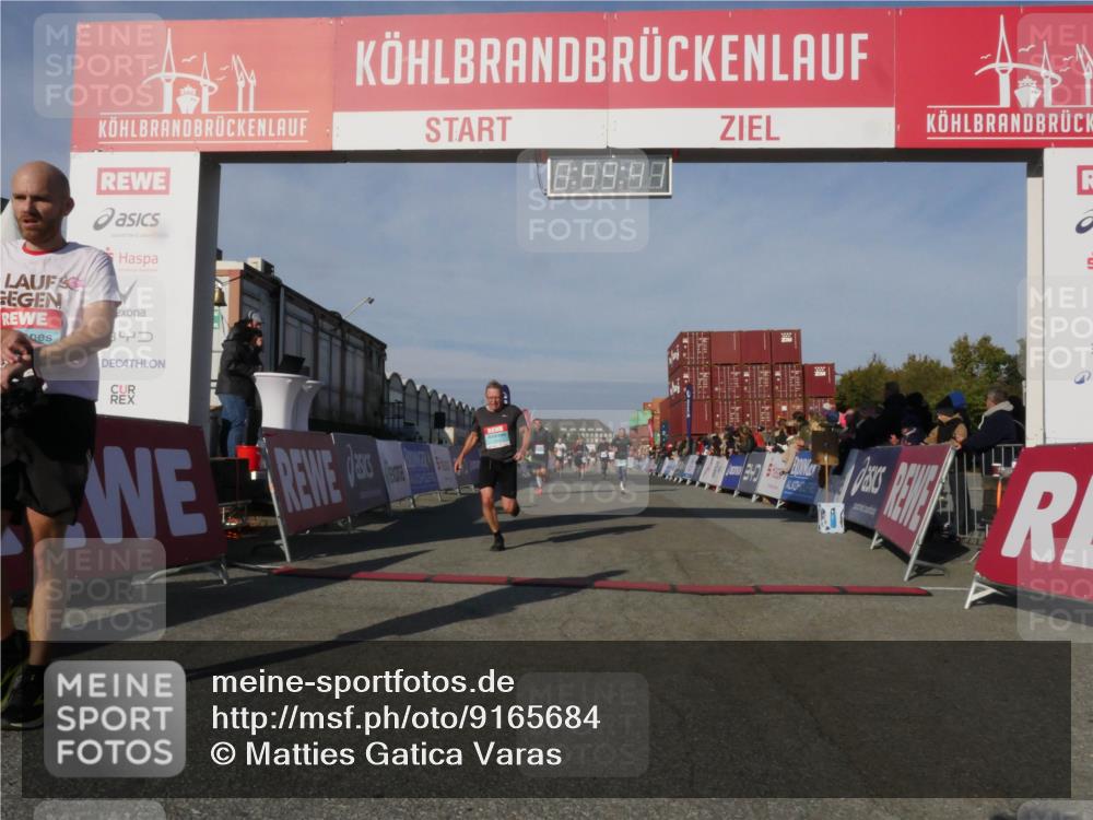 03.10.2025 - Köhlbrandbrückenlauf Matties Gatica Varas http://msf.ph/oto/9165684 03.10.2025 09:59:43 Ziel 1077, 1158, 1248, 2709, 2710, 3087, 3464, 3718 meine-sportfotos.de