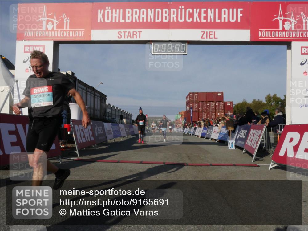 03.10.2025 - Köhlbrandbrückenlauf Matties Gatica Varas http://msf.ph/oto/9165691 03.10.2025 09:59:45 Ziel 1158, 1248, 2697, 2709, 2710, 2959, 3087, 3464, 3718 meine-sportfotos.de