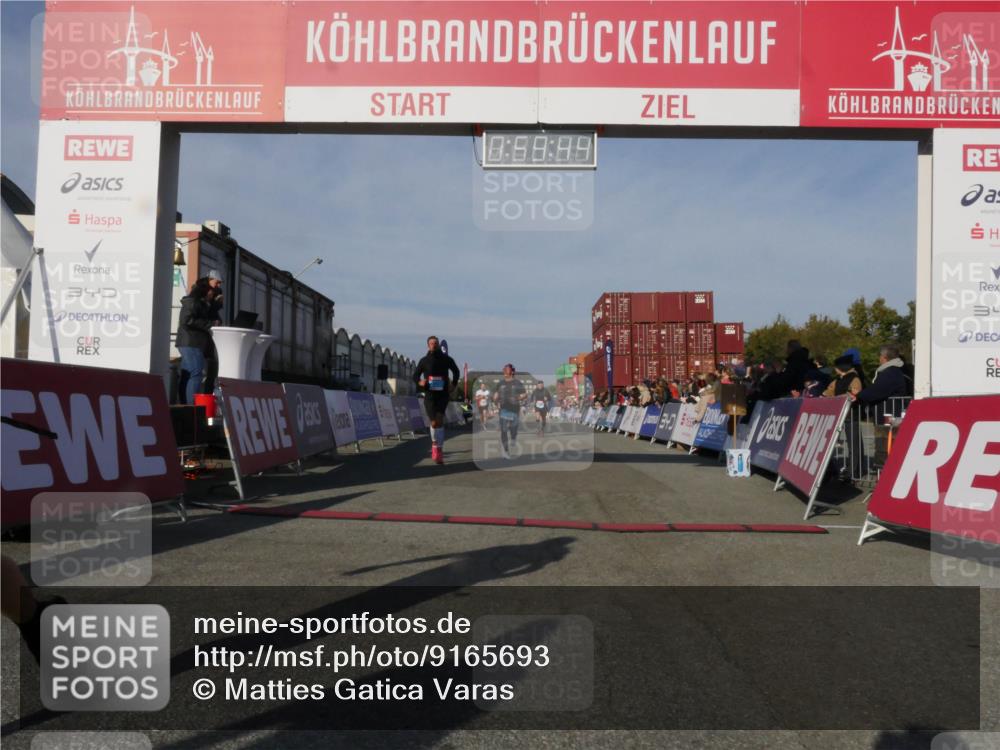 03.10.2025 - Köhlbrandbrückenlauf Matties Gatica Varas http://msf.ph/oto/9165693 03.10.2025 09:59:45 Ziel 1158, 1248, 2697, 2709, 2710, 2959, 3087, 3464, 3718 meine-sportfotos.de
