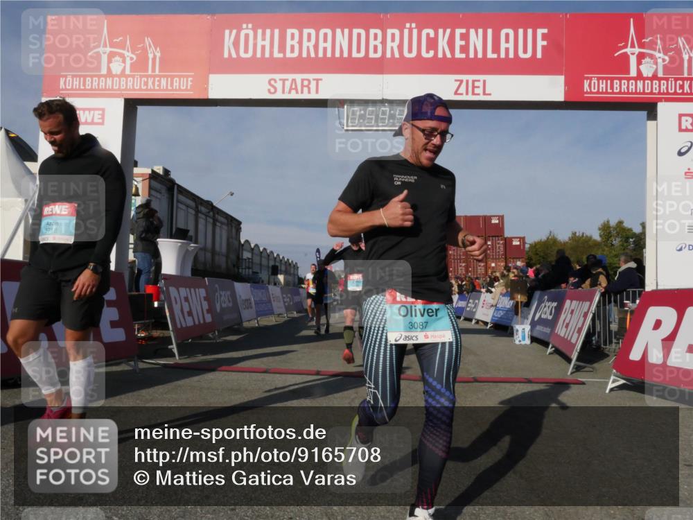 03.10.2025 - Köhlbrandbrückenlauf Matties Gatica Varas http://msf.ph/oto/9165708 03.10.2025 09:59:49 Ziel 1158, 1248, 2697, 2709, 2710, 2884, 2959, 3137, 3464 meine-sportfotos.de