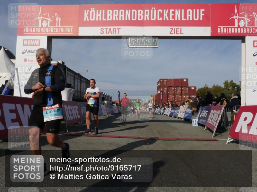 03.10.2025 - Köhlbrandbrückenlauf Matties Gatica Varas http://msf.ph/oto/9165717 03.10.2025 09:59:52 Ziel 1158, 1248, 1297, 2697, 2710, 2884, 2959, 3137 meine-sportfotos.de