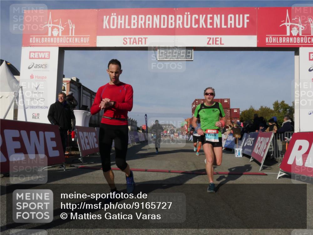 03.10.2025 - Köhlbrandbrückenlauf Matties Gatica Varas http://msf.ph/oto/9165727 03.10.2025 09:59:55 Ziel 1297, 2697, 2710, 2884, 2959, 3137 meine-sportfotos.de