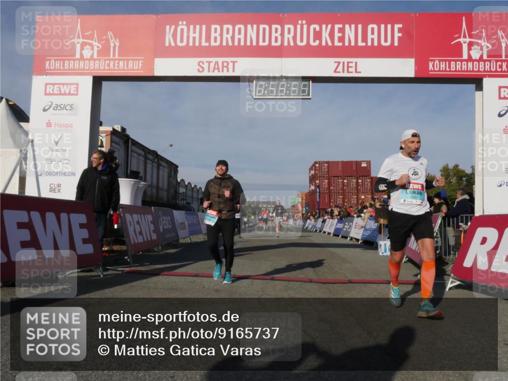 03.10.2025 - Köhlbrandbrückenlauf Matties Gatica Varas http://msf.ph/oto/9165737 03.10.2025 09:59:57 Ziel 1297, 2884, 2959, 3137 meine-sportfotos.de