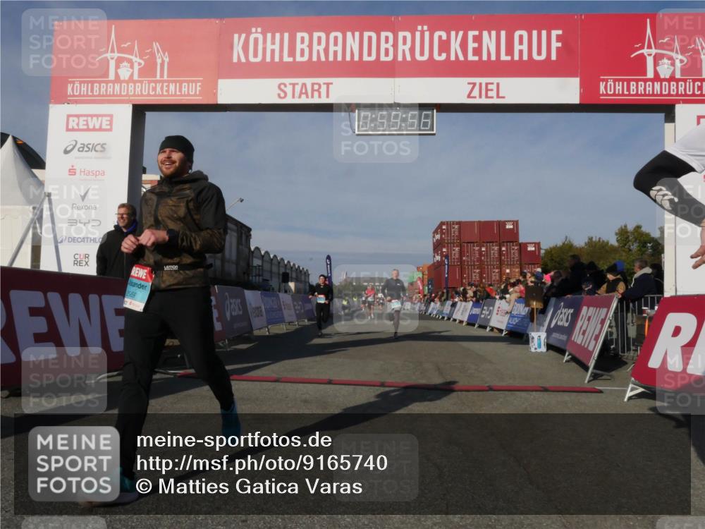 03.10.2025 - Köhlbrandbrückenlauf Matties Gatica Varas http://msf.ph/oto/9165740 03.10.2025 09:59:58 Ziel 1297, 1405, 2884, 3137 meine-sportfotos.de