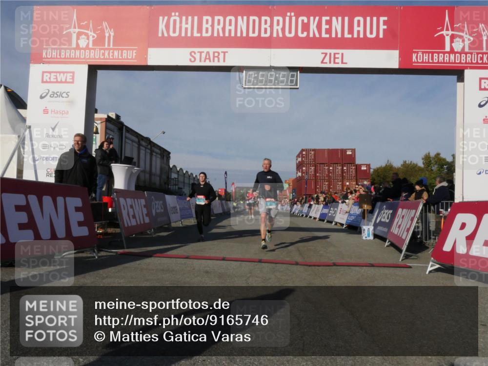 03.10.2025 - Köhlbrandbrückenlauf Matties Gatica Varas http://msf.ph/oto/9165746 03.10.2025 10:00:00 Ziel 1084, 1247, 1297, 1405, 2884, 3137 meine-sportfotos.de