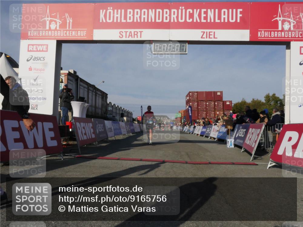 03.10.2025 - Köhlbrandbrückenlauf Matties Gatica Varas http://msf.ph/oto/9165756 03.10.2025 10:00:02 Ziel 1084, 1247, 1297, 1405, 1946, 2777, 3378 meine-sportfotos.de