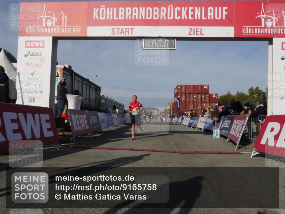 03.10.2025 - Köhlbrandbrückenlauf Matties Gatica Varas http://msf.ph/oto/9165758 03.10.2025 10:00:03 Ziel 1084, 1247, 1297, 1298, 1405, 1946, 2777, 3378 meine-sportfotos.de
