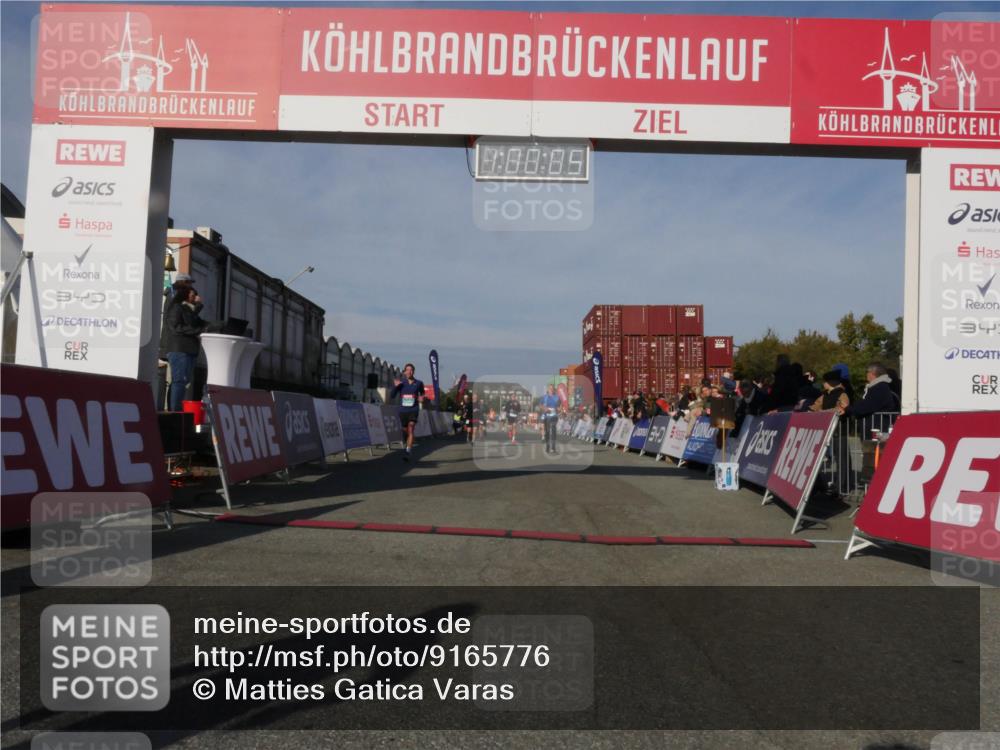 03.10.2025 - Köhlbrandbrückenlauf Matties Gatica Varas http://msf.ph/oto/9165776 03.10.2025 10:00:07 Ziel 1071, 1084, 1247, 1298, 1405, 1946, 2777, 3378 meine-sportfotos.de
