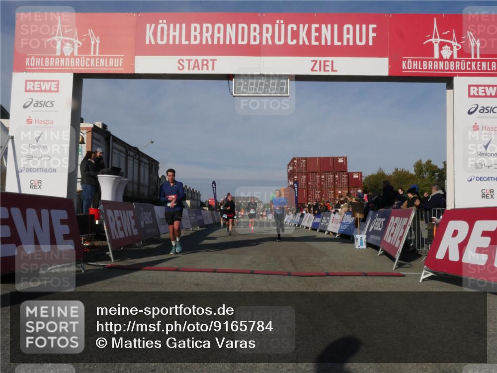 03.10.2025 - Köhlbrandbrückenlauf Matties Gatica Varas http://msf.ph/oto/9165784 03.10.2025 10:00:09 Ziel 1071, 1084, 1247, 1298, 1315, 1405, 1946, 2777, 3378, 3820 meine-sportfotos.de