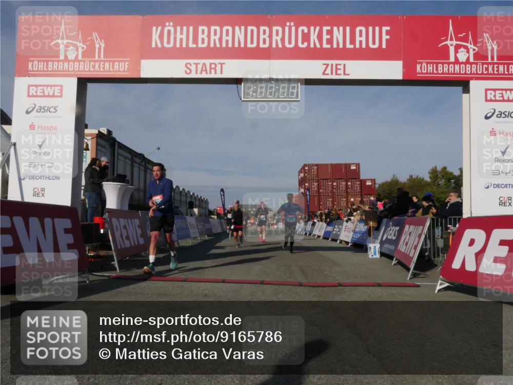 03.10.2025 - Köhlbrandbrückenlauf Matties Gatica Varas http://msf.ph/oto/9165786 03.10.2025 10:00:10 Ziel 1071, 1084, 1247, 1298, 1315, 1405, 1946, 2777, 3378, 3820 meine-sportfotos.de