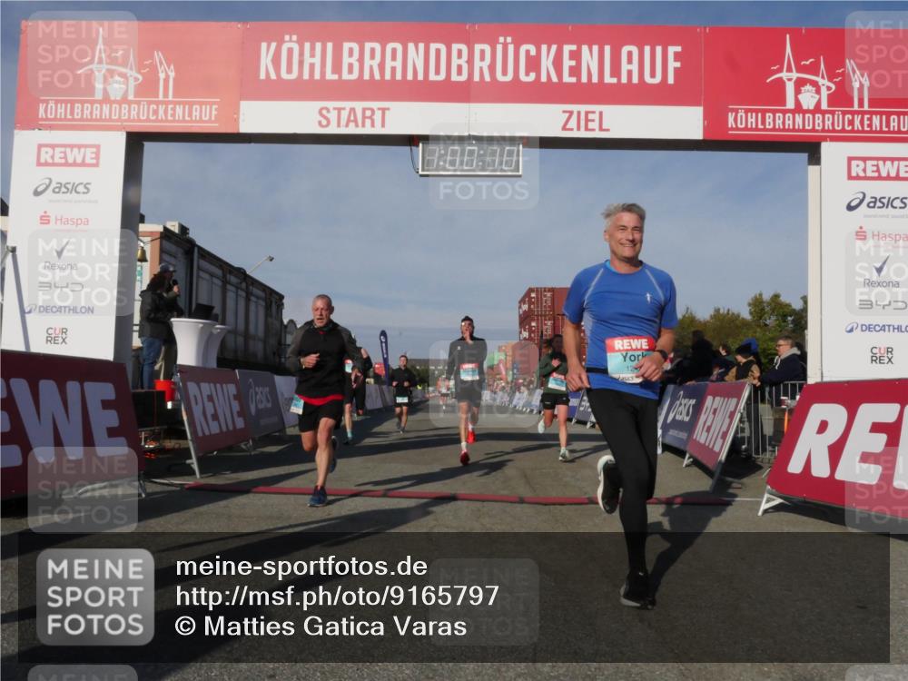 03.10.2025 - Köhlbrandbrückenlauf Matties Gatica Varas http://msf.ph/oto/9165797 03.10.2025 10:00:12 Ziel 1071, 1084, 1109, 1237, 1298, 1315, 1946, 2777, 3378, 3820 meine-sportfotos.de