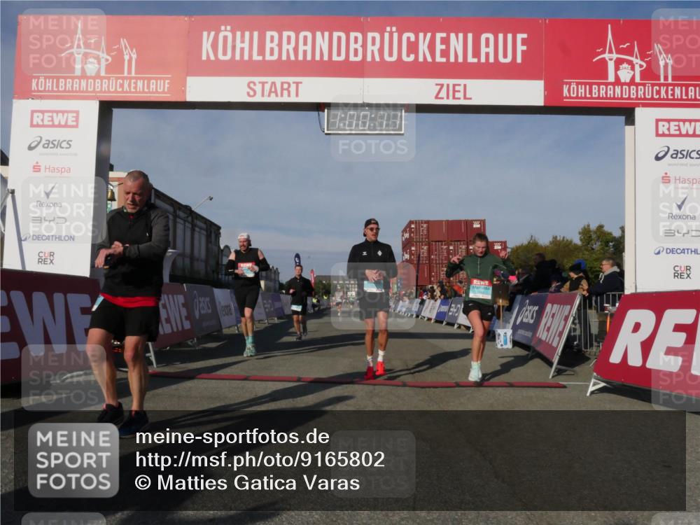 03.10.2025 - Köhlbrandbrückenlauf Matties Gatica Varas http://msf.ph/oto/9165802 03.10.2025 10:00:13 Ziel 1071, 1109, 1237, 1298, 1315, 1946, 2777, 3378, 3820 meine-sportfotos.de