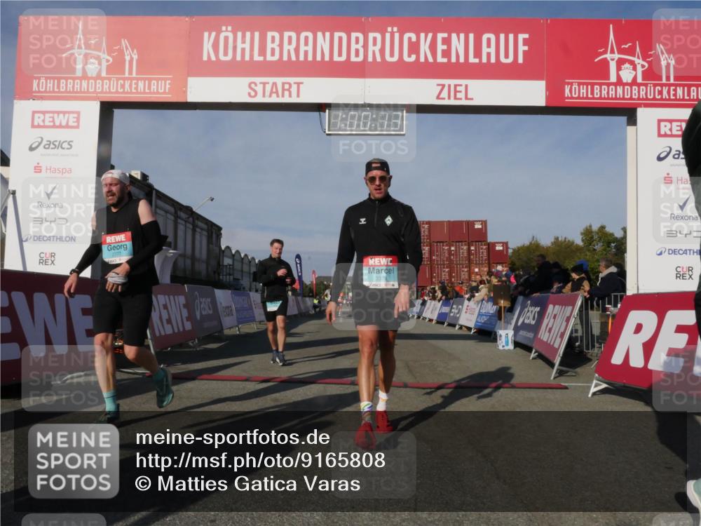 03.10.2025 - Köhlbrandbrückenlauf Matties Gatica Varas http://msf.ph/oto/9165808 03.10.2025 10:00:14 Ziel 1071, 1109, 1237, 1298, 1315, 3820 meine-sportfotos.de