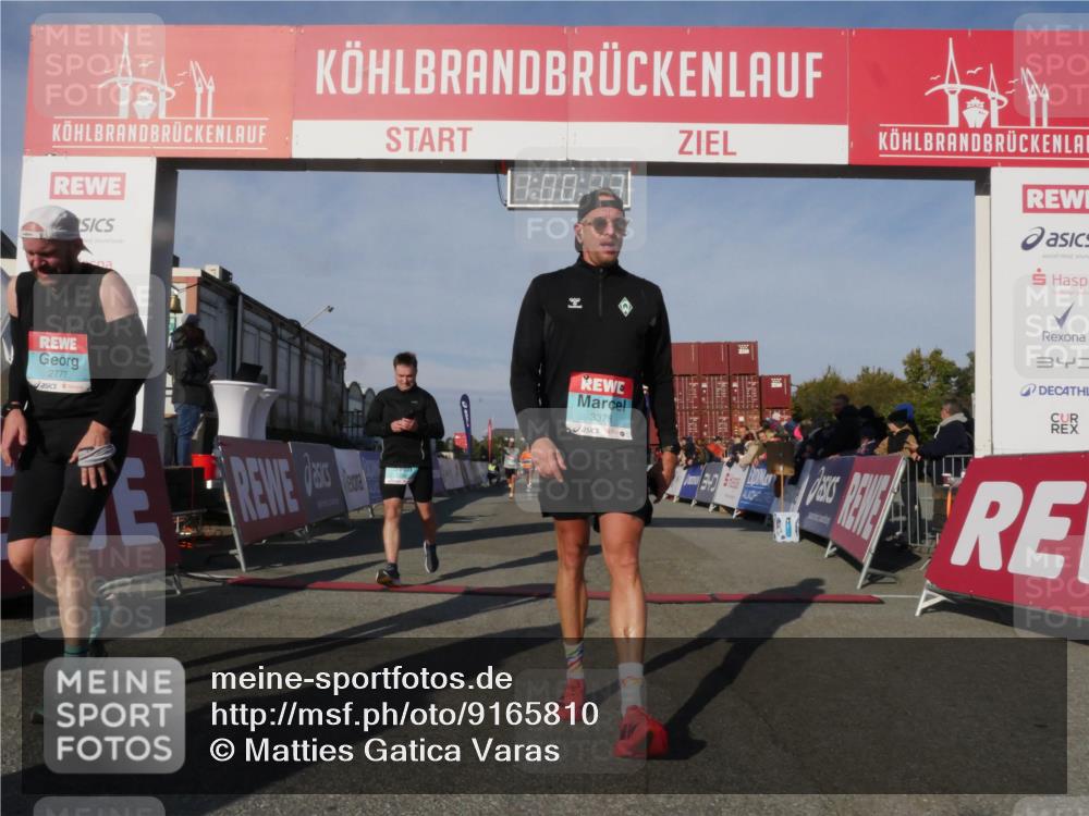 03.10.2025 - Köhlbrandbrückenlauf Matties Gatica Varas http://msf.ph/oto/9165810 03.10.2025 10:00:15 Ziel 1071, 1109, 1237, 1298, 1315, 3820 meine-sportfotos.de