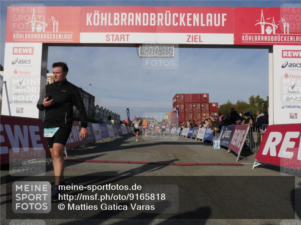 03.10.2025 - Köhlbrandbrückenlauf Matties Gatica Varas http://msf.ph/oto/9165818 03.10.2025 10:00:17 Ziel 1071, 1109, 1237, 1315, 3041, 3820 meine-sportfotos.de