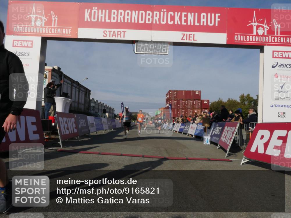 03.10.2025 - Köhlbrandbrückenlauf Matties Gatica Varas http://msf.ph/oto/9165821 03.10.2025 10:00:18 Ziel 1071, 1109, 1237, 1315, 3041, 3820 meine-sportfotos.de