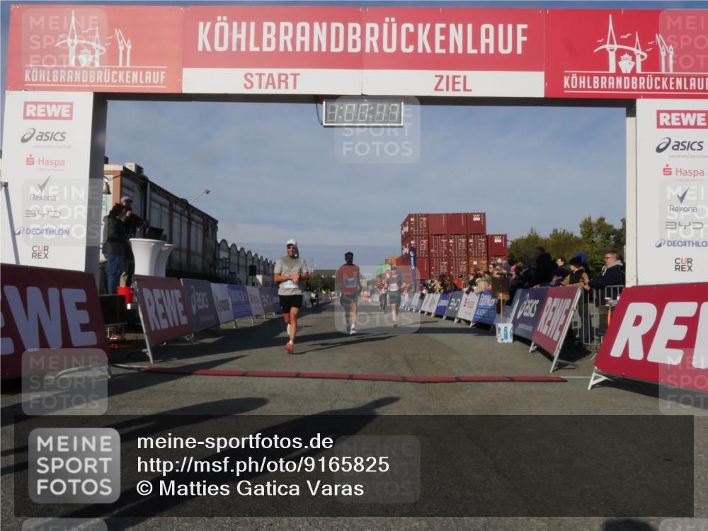03.10.2025 - Köhlbrandbrückenlauf Matties Gatica Varas http://msf.ph/oto/9165825 03.10.2025 10:00:19 Ziel 1071, 1109, 1237, 1315, 3041, 3820 meine-sportfotos.de