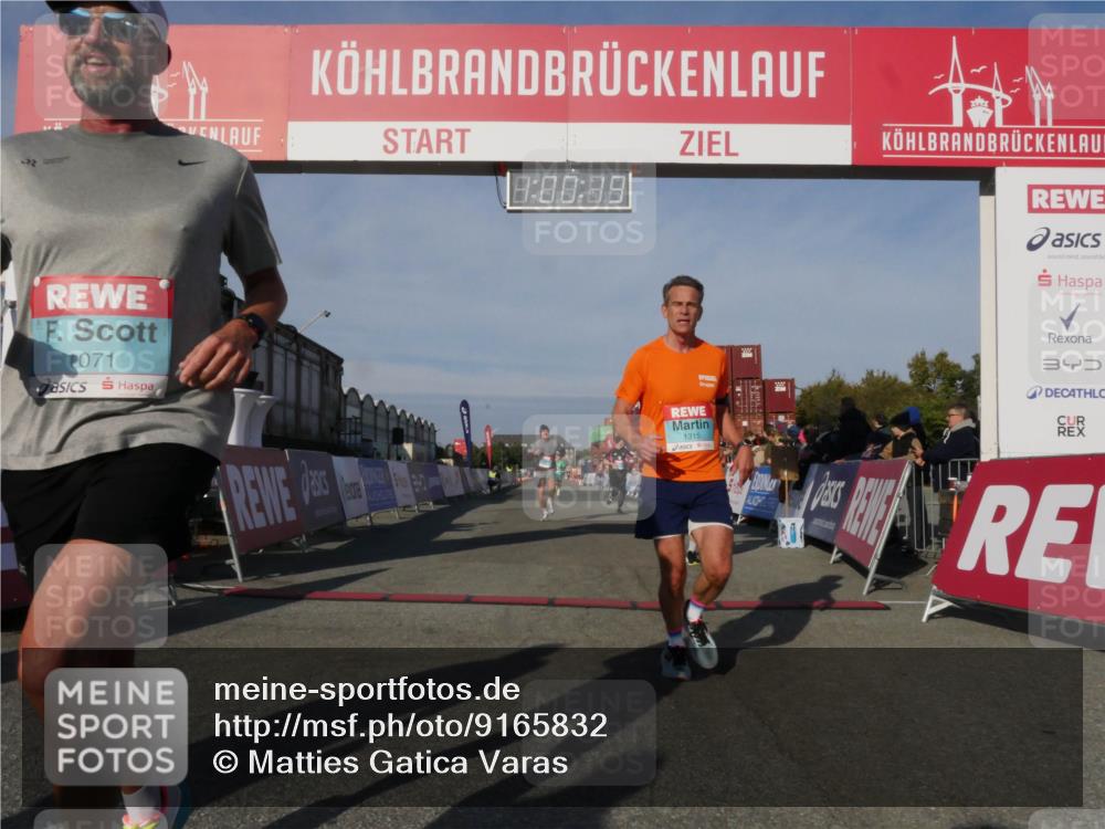 03.10.2025 - Köhlbrandbrückenlauf Matties Gatica Varas http://msf.ph/oto/9165832 03.10.2025 10:00:21 Ziel 1106, 1109, 1237, 3041, 3820 meine-sportfotos.de