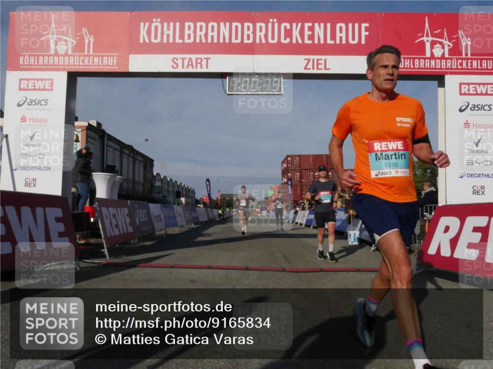 03.10.2025 - Köhlbrandbrückenlauf Matties Gatica Varas http://msf.ph/oto/9165834 03.10.2025 10:00:21 Ziel 1106, 1109, 1237, 3041, 3820 meine-sportfotos.de