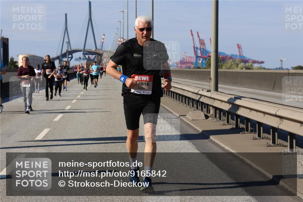 03.10.2025 - Köhlbrandbrückenlauf Strokosch-Dieckow http://msf.ph/oto/9165842 03.10.2025 13:16:17 Position 3 5264 meine-sportfotos.de