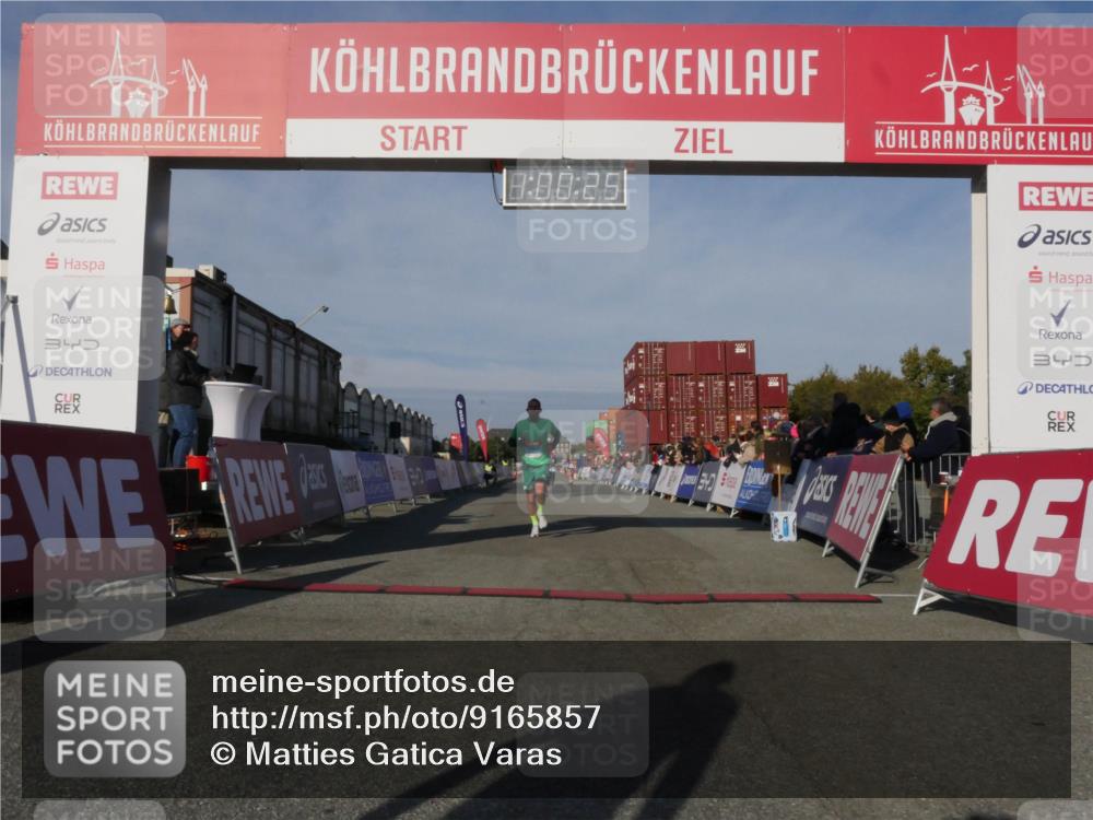 03.10.2025 - Köhlbrandbrückenlauf Matties Gatica Varas http://msf.ph/oto/9165857 03.10.2025 10:00:27 Ziel 1018, 1106, 1118, 1175, 1262, 3041 meine-sportfotos.de