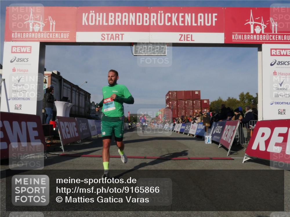 03.10.2025 - Köhlbrandbrückenlauf Matties Gatica Varas http://msf.ph/oto/9165866 03.10.2025 10:00:29 Ziel 1018, 1106, 1118, 1175, 1262, 2880, 3650 meine-sportfotos.de