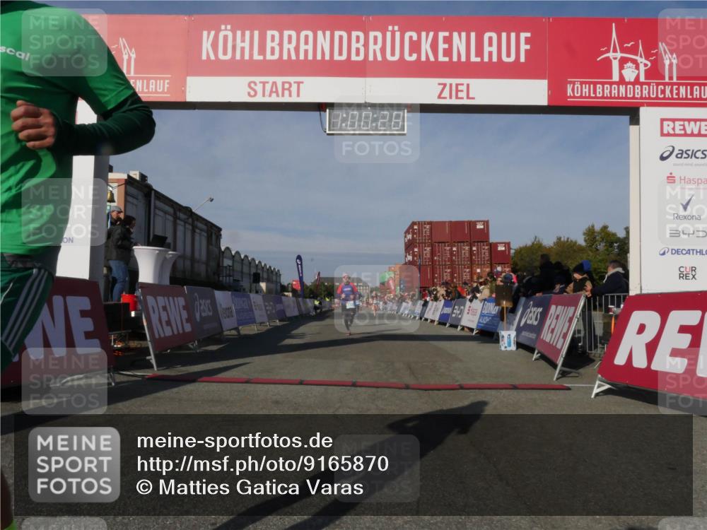 03.10.2025 - Köhlbrandbrückenlauf Matties Gatica Varas http://msf.ph/oto/9165870 03.10.2025 10:00:30 Ziel 1018, 1106, 1118, 1175, 1262, 2880, 3650 meine-sportfotos.de