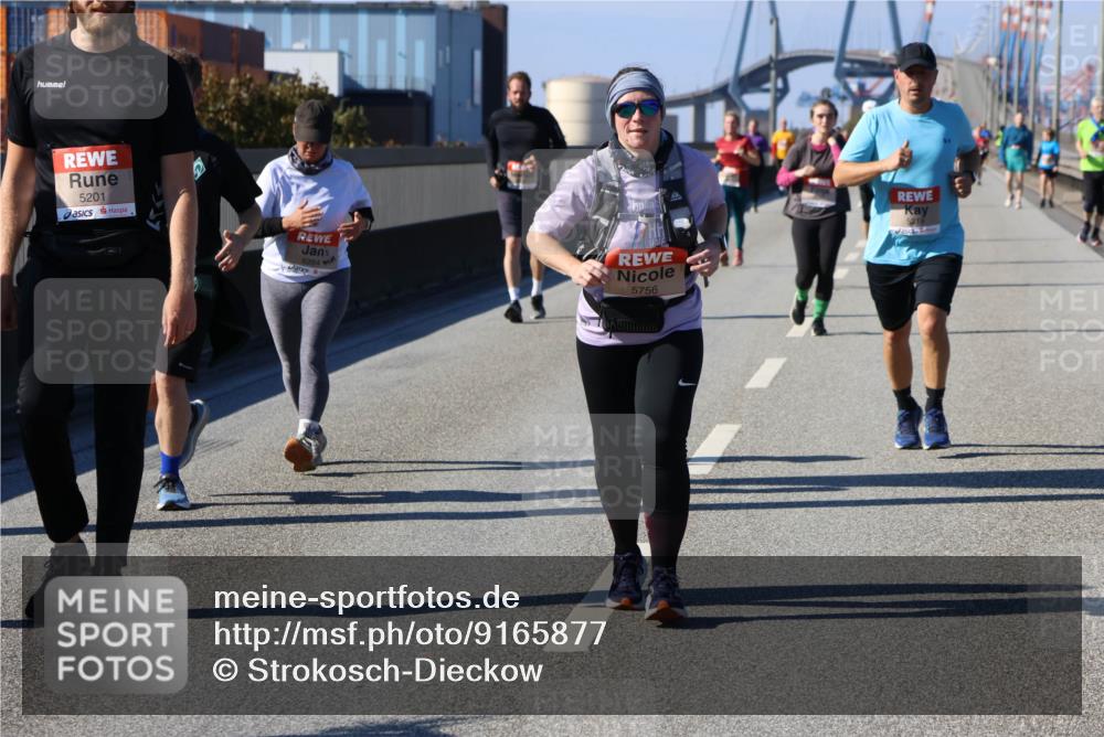 03.10.2025 - Köhlbrandbrückenlauf Strokosch-Dieckow http://msf.ph/oto/9165877 03.10.2025 13:16:31 Position 3 5201, 6284, 5756, 5219 meine-sportfotos.de