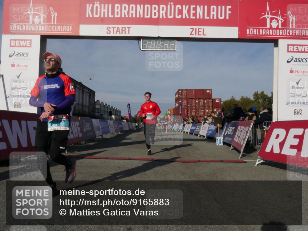 03.10.2025 - Köhlbrandbrückenlauf Matties Gatica Varas http://msf.ph/oto/9165883 03.10.2025 10:00:34 Ziel 1018, 1118, 1175, 1262, 2796, 2880, 3317, 3650 meine-sportfotos.de