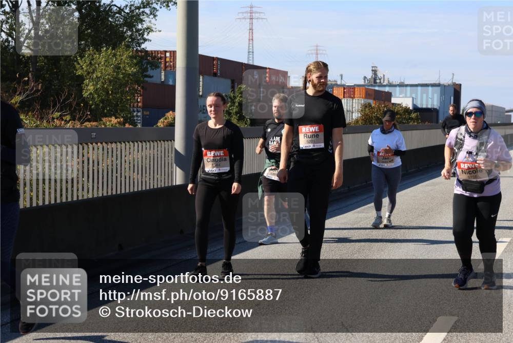 03.10.2025 - Köhlbrandbrückenlauf Strokosch-Dieckow http://msf.ph/oto/9165887 03.10.2025 13:16:32 Position 3 5384, 5201, 5756 meine-sportfotos.de