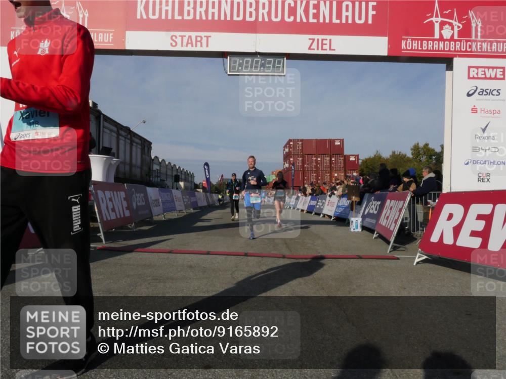 03.10.2025 - Köhlbrandbrückenlauf Matties Gatica Varas http://msf.ph/oto/9165892 03.10.2025 10:00:36 Ziel 1018, 1175, 1262, 2796, 2880, 3317, 3650, 3658, 3719 meine-sportfotos.de
