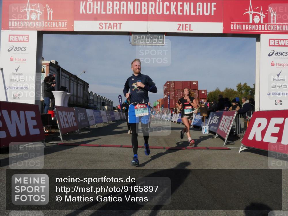 03.10.2025 - Köhlbrandbrückenlauf Matties Gatica Varas http://msf.ph/oto/9165897 03.10.2025 10:00:37 Ziel 1018, 1175, 1262, 2796, 2880, 3317, 3650, 3658, 3719 meine-sportfotos.de