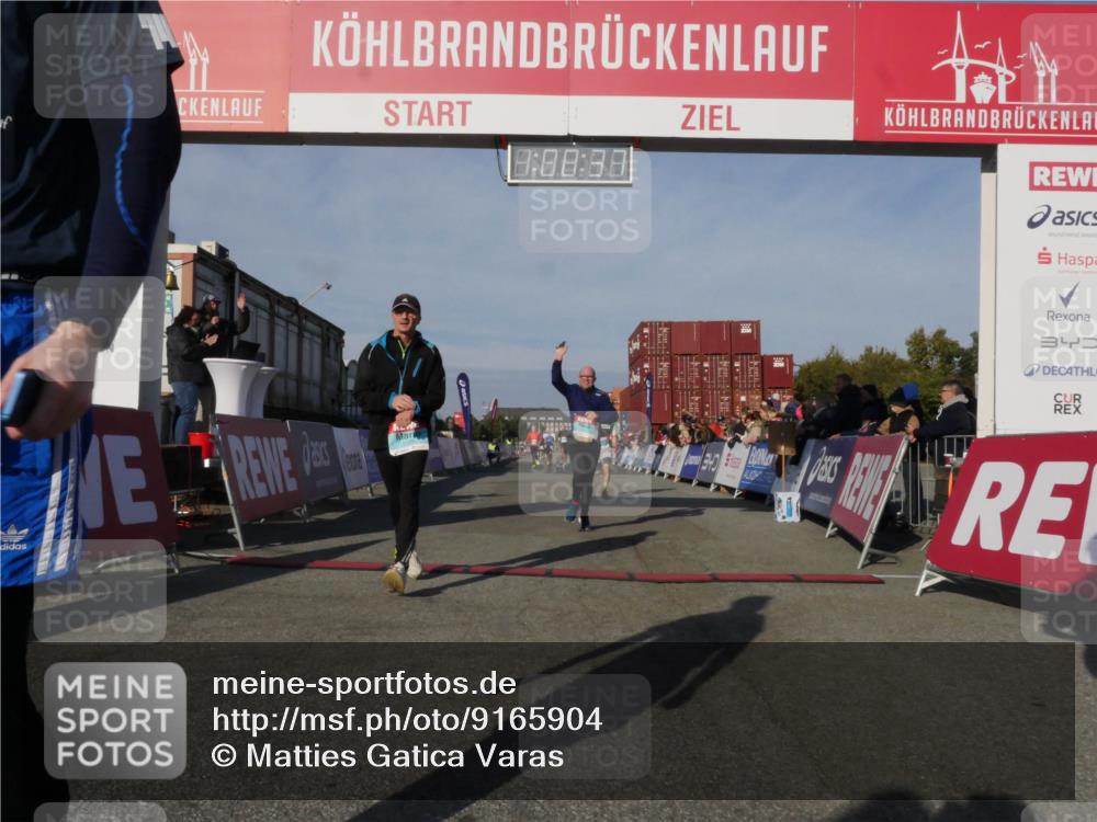 03.10.2025 - Köhlbrandbrückenlauf Matties Gatica Varas http://msf.ph/oto/9165904 03.10.2025 10:00:39 Ziel 1175, 2712, 2796, 2880, 3317, 3650, 3658, 3719 meine-sportfotos.de