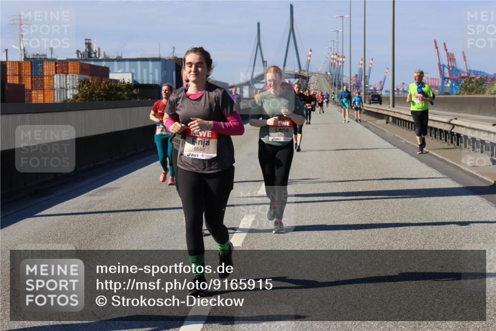 03.10.2025 - Köhlbrandbrückenlauf Strokosch-Dieckow http://msf.ph/oto/9165915 03.10.2025 13:16:42 Position 3 6548, 5564 meine-sportfotos.de