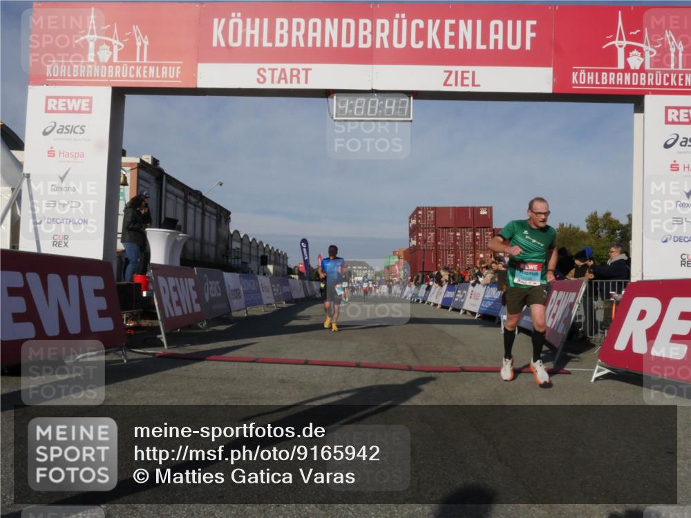 03.10.2025 - Köhlbrandbrückenlauf Matties Gatica Varas http://msf.ph/oto/9165942 03.10.2025 10:00:48 Ziel 1330, 1553, 1826, 2712, 3307, 3342, 3343, 3651, 3658 meine-sportfotos.de