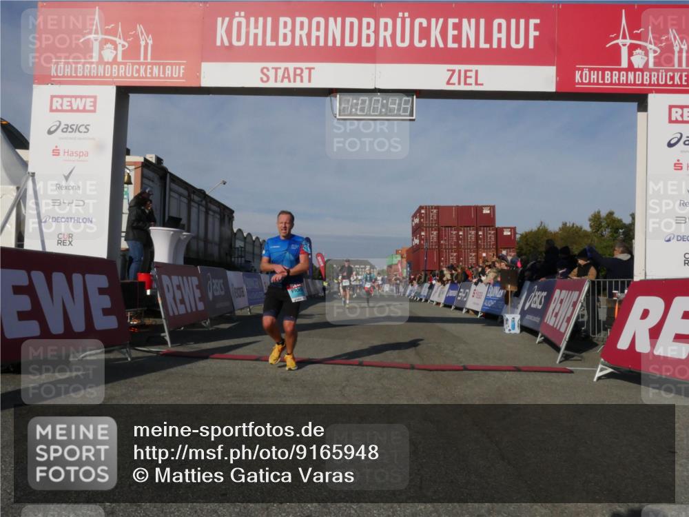 03.10.2025 - Köhlbrandbrückenlauf Matties Gatica Varas http://msf.ph/oto/9165948 03.10.2025 10:00:50 Ziel 1082, 1133, 1330, 1553, 1826, 2712, 3307, 3342, 3343, 3651, 3790 meine-sportfotos.de