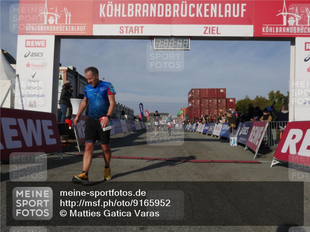 03.10.2025 - Köhlbrandbrückenlauf Matties Gatica Varas http://msf.ph/oto/9165952 03.10.2025 10:00:51 Ziel 1082, 1133, 1330, 1553, 1826, 3307, 3342, 3343, 3651, 3790, 3794 meine-sportfotos.de