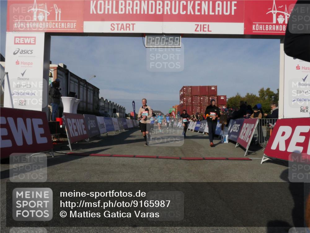 03.10.2025 - Köhlbrandbrückenlauf Matties Gatica Varas http://msf.ph/oto/9165987 03.10.2025 10:01:00 Ziel 1058, 1082, 1133, 1168, 1468, 1517, 1602, 2587, 2947, 3458, 3594, 3775, 3790, 3794 meine-sportfotos.de