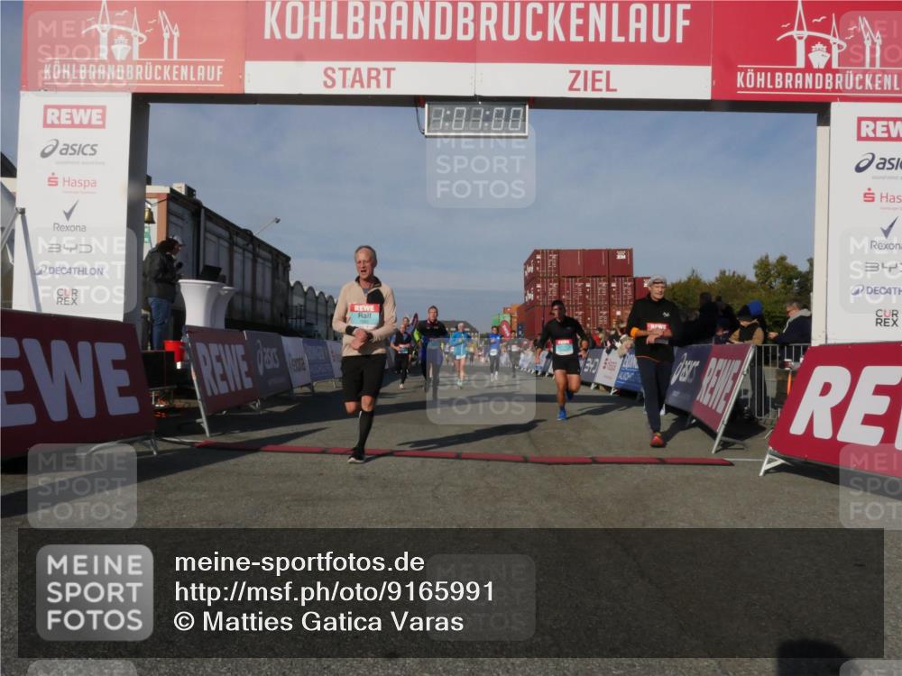 03.10.2025 - Köhlbrandbrückenlauf Matties Gatica Varas http://msf.ph/oto/9165991 03.10.2025 10:01:01 Ziel 1058, 1082, 1133, 1168, 1468, 1517, 1602, 2587, 2947, 3458, 3594, 3775, 3790, 3794 meine-sportfotos.de