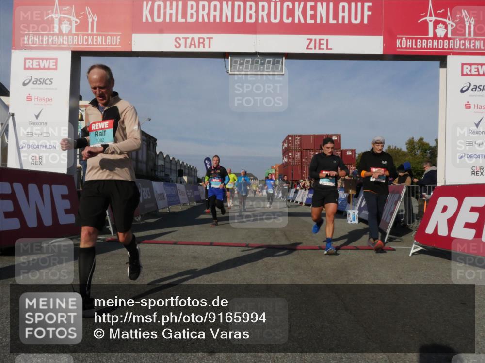 03.10.2025 - Köhlbrandbrückenlauf Matties Gatica Varas http://msf.ph/oto/9165994 03.10.2025 10:01:02 Ziel 1058, 1133, 1168, 1468, 1517, 1602, 2587, 2947, 3458, 3594, 3775, 3790, 3794 meine-sportfotos.de
