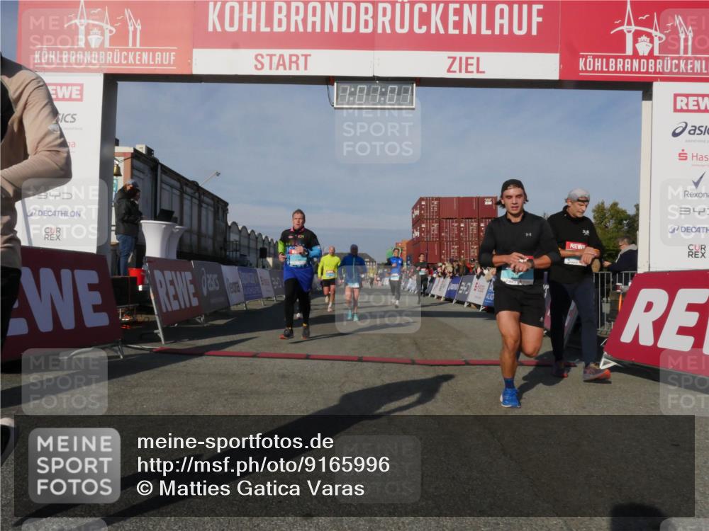 03.10.2025 - Köhlbrandbrückenlauf Matties Gatica Varas http://msf.ph/oto/9165996 03.10.2025 10:01:03 Ziel 1058, 1110, 1168, 1468, 1517, 1602, 2587, 2947, 3458, 3594, 3775, 3794 meine-sportfotos.de