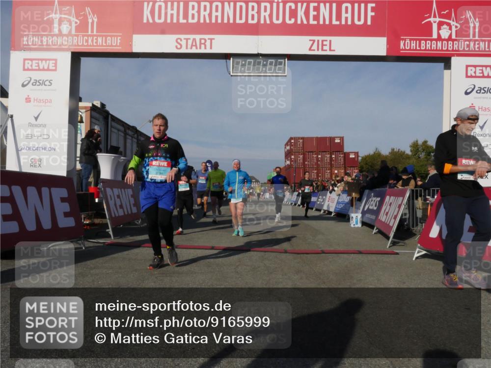 03.10.2025 - Köhlbrandbrückenlauf Matties Gatica Varas http://msf.ph/oto/9165999 03.10.2025 10:01:04 Ziel 1058, 1110, 1168, 1468, 1517, 1602, 2587, 2947, 3458, 3594, 3775 meine-sportfotos.de