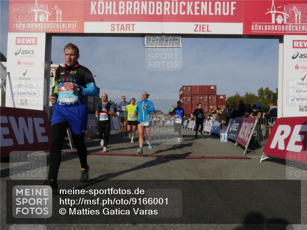 03.10.2025 - Köhlbrandbrückenlauf Matties Gatica Varas http://msf.ph/oto/9166001 03.10.2025 10:01:04 Ziel 1058, 1110, 1168, 1468, 1517, 1602, 2587, 2947, 3458, 3594, 3775 meine-sportfotos.de