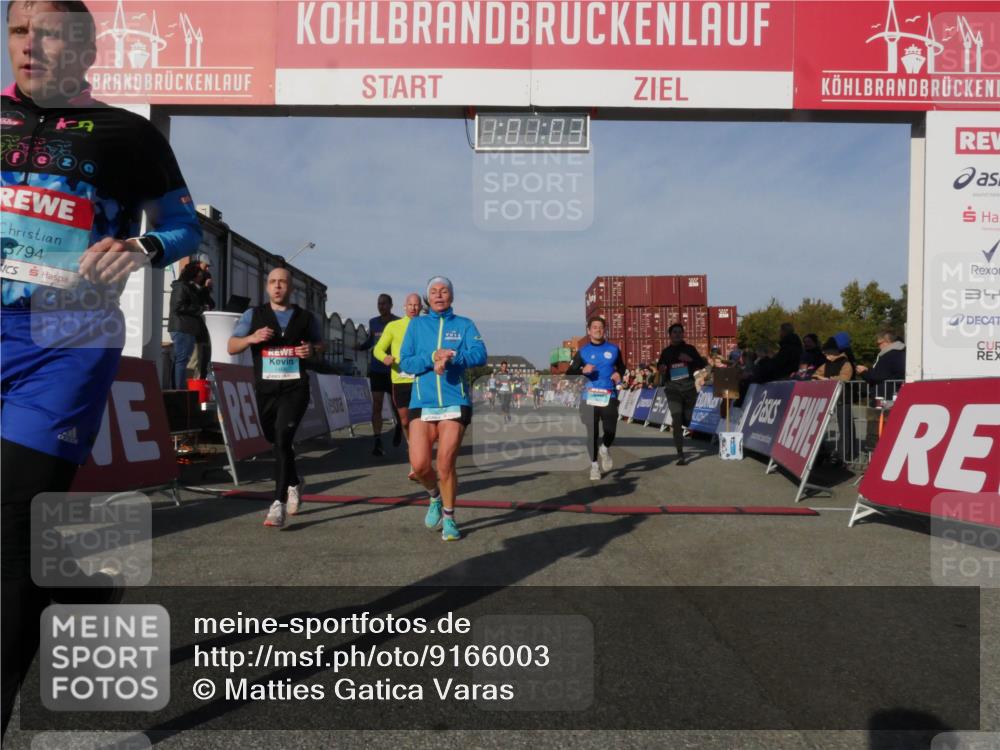 03.10.2025 - Köhlbrandbrückenlauf Matties Gatica Varas http://msf.ph/oto/9166003 03.10.2025 10:01:05 Ziel 1058, 1110, 1168, 1517, 1602, 2587, 2947, 3091, 3458, 3775 meine-sportfotos.de