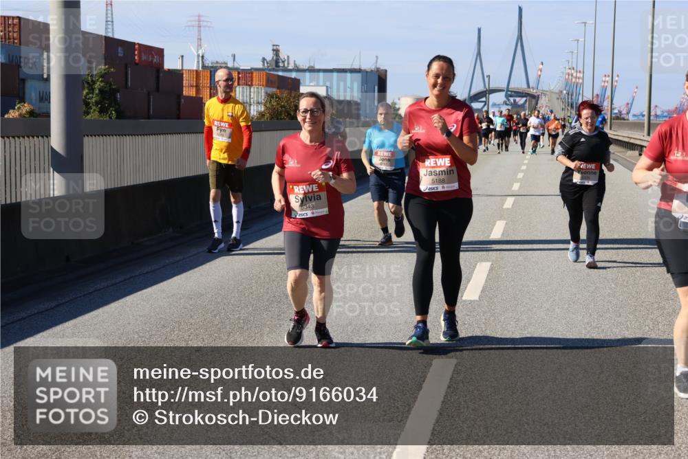 03.10.2025 - Köhlbrandbrückenlauf Strokosch-Dieckow http://msf.ph/oto/9166034 03.10.2025 13:17:18 Position 3 5343, 5767, 5188 meine-sportfotos.de