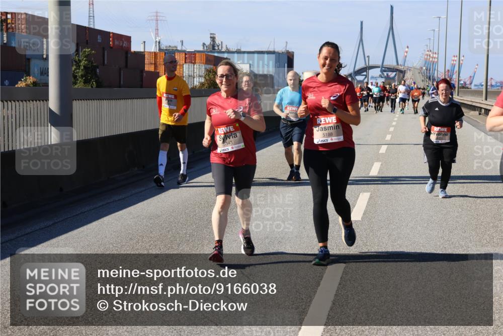 03.10.2025 - Köhlbrandbrückenlauf Strokosch-Dieckow http://msf.ph/oto/9166038 03.10.2025 13:17:18 Position 3 5343, 5188, 5335 meine-sportfotos.de